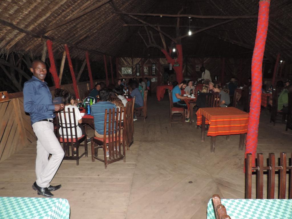 Hotel Enchoro Wildlife Camp Ololaimutiek Exterior foto